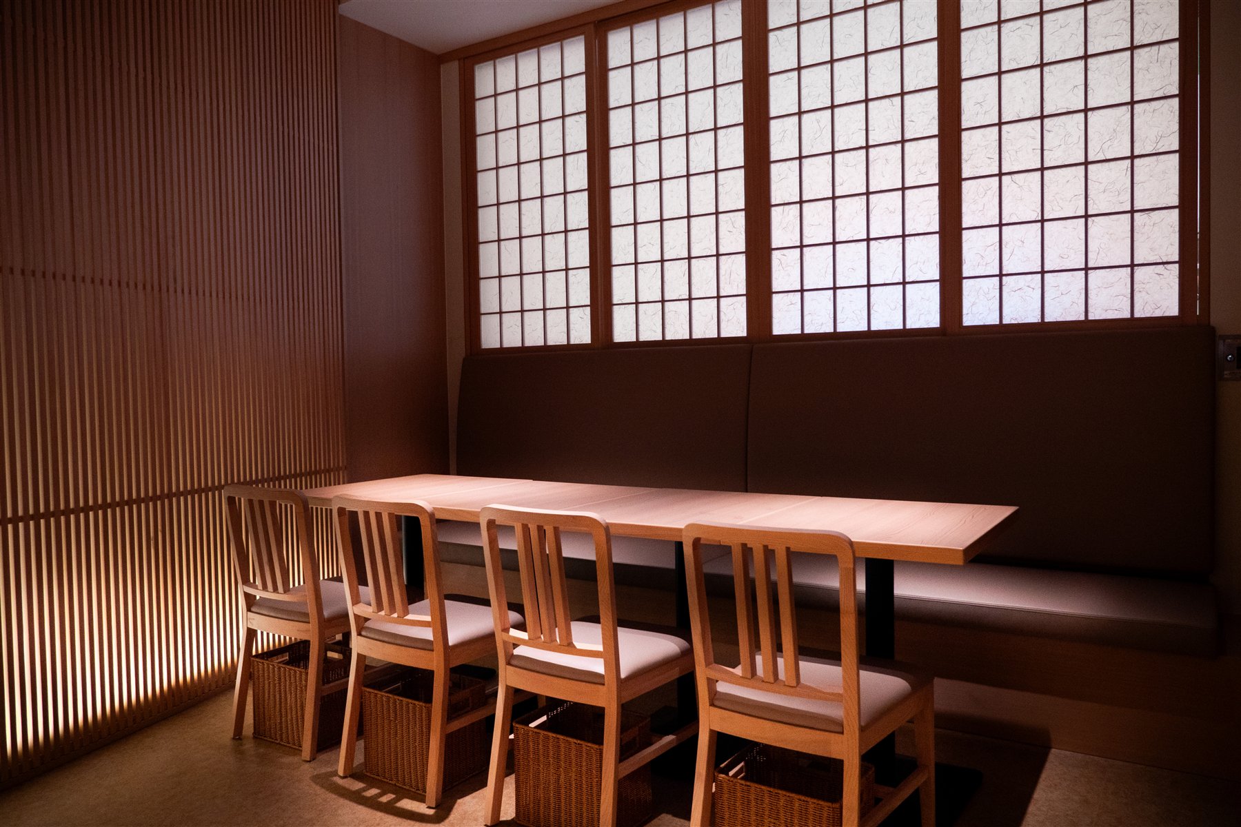 木調窗邊座席